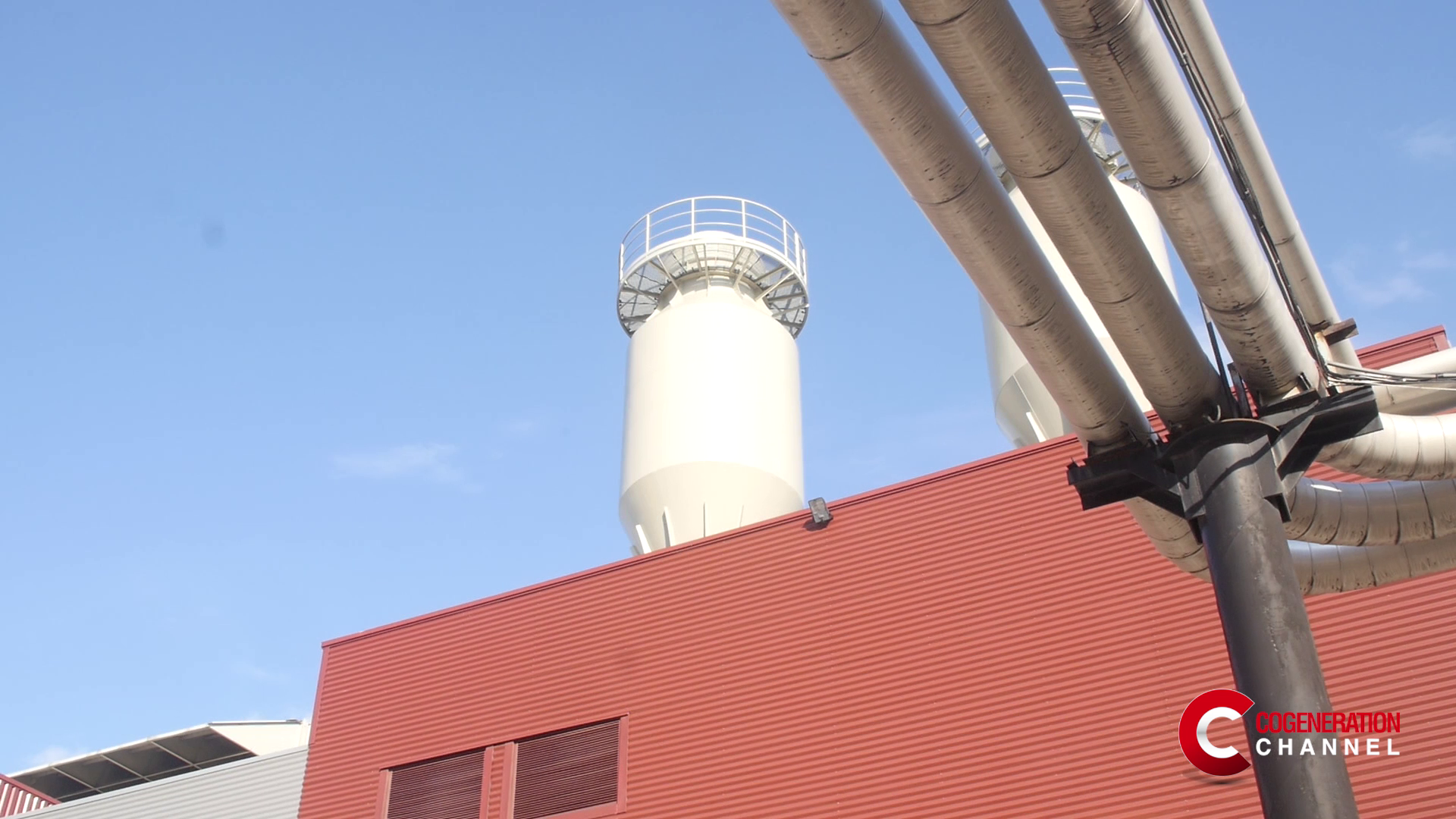 Budapest: synergies between a gas turbine CHP plant and the district heating station